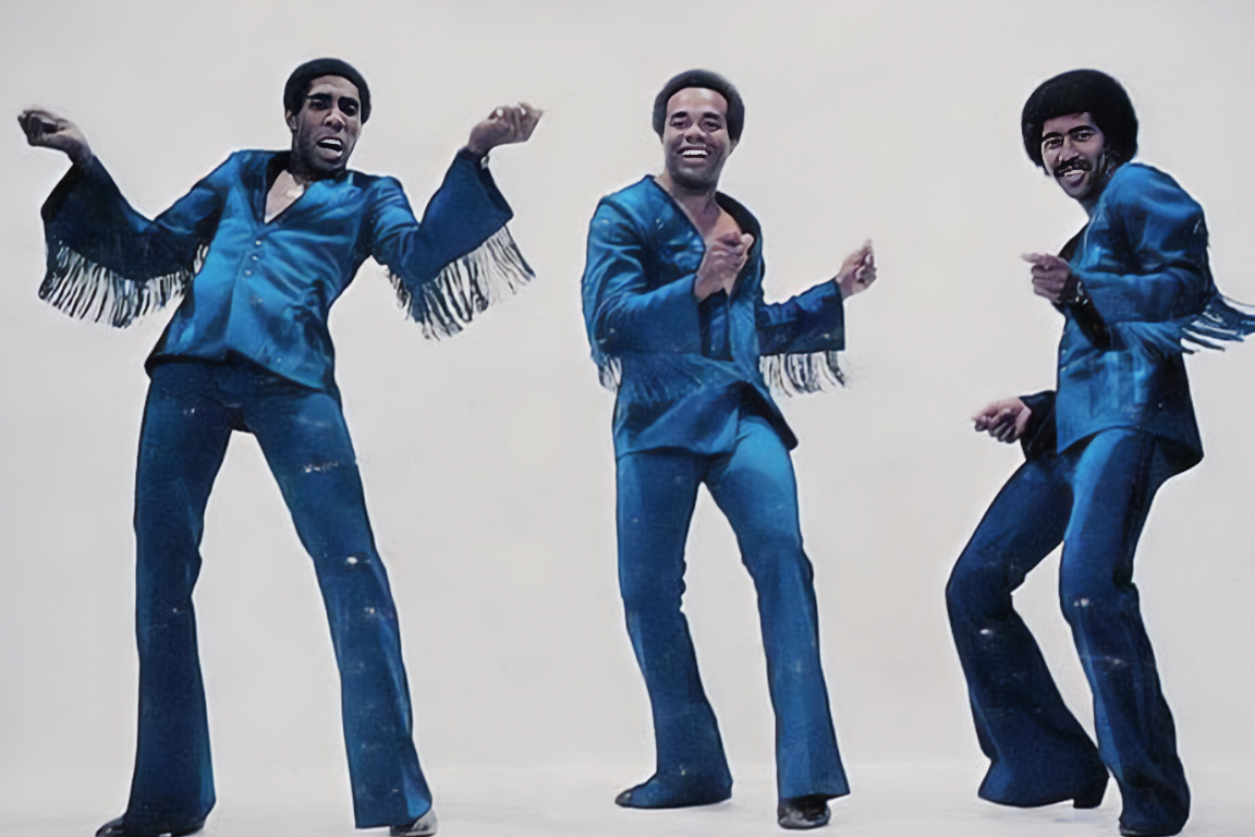 beach-music-making-waves-carolinas